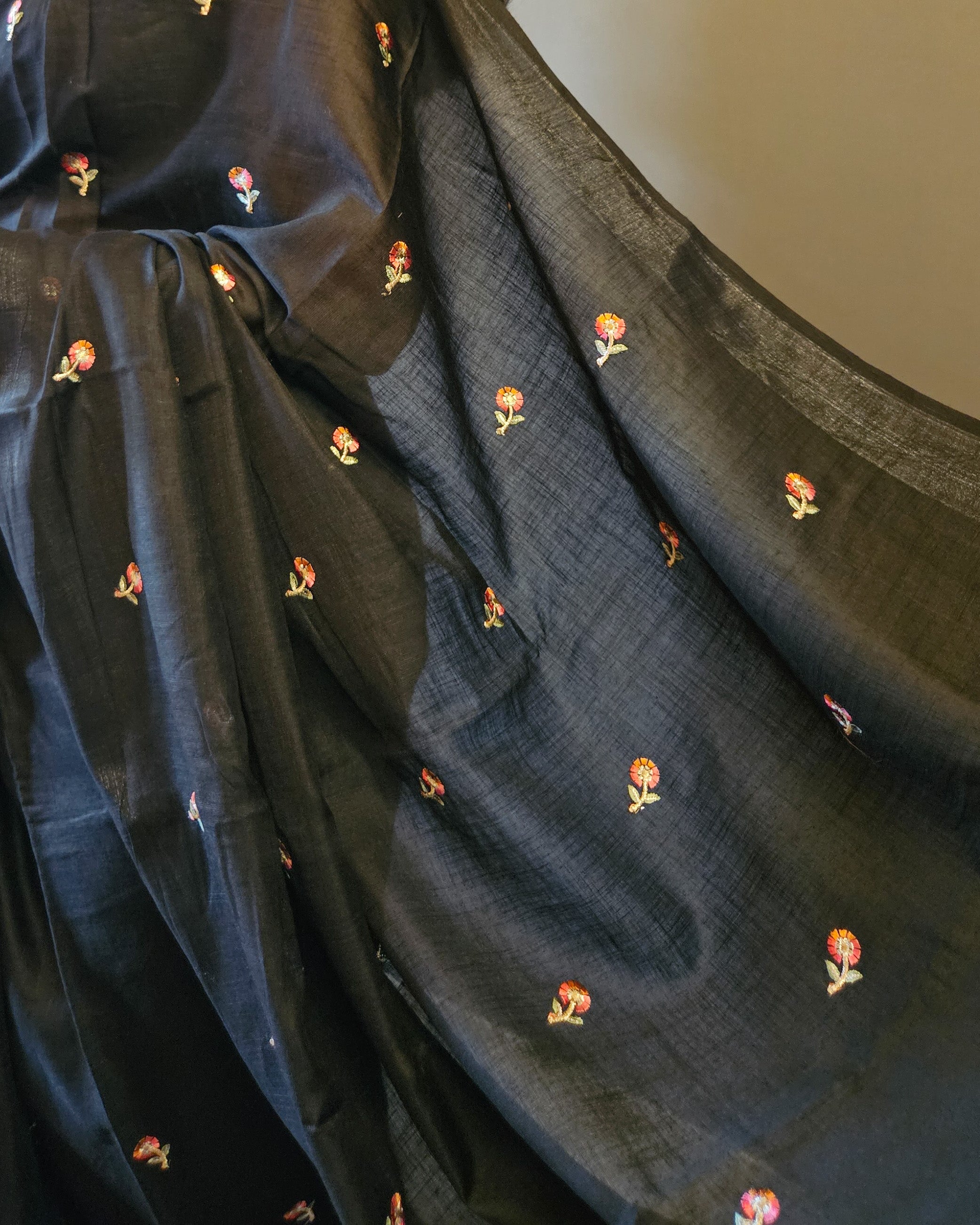 Linen Saree with Embroidery Work -0001